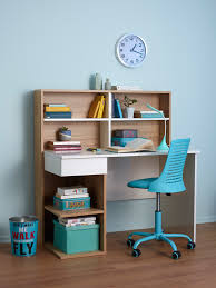 Çocuklar hangi yaşta olursa olsun kişisel bir beğeniye sahiptir ve anne babalar bunun bilincinde olmalıdır. Calisma Odasi Nasil Dekore Edilir