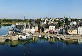 Ritchie huxley, pur anglais du nord, a posé ses valises dans la campagne d'elven, près de vannes (morbihan), au verger perdu. Pourquoi Faire Construire Dans Le Morbihan Depreux Construction