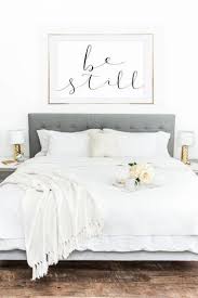 40 Simple And Chic Minimalist Bedrooms Home Decor Bedroom Contemporary Chic Bedroom Small Master Bedroom