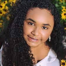 Christy Carnes's Instagram, Twitter & Facebook