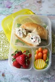 Jadi, supaya mereka tidak ngadat makan, yuk lihat kreasi menu bekal sekolah disini. 15 Ide Menu Lucu Penuh Energi Pengisi Kotak Bekal Makan Anak Lifestyle Fimela Com