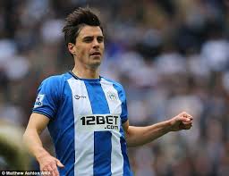 Roberto has come in and has the squad he. Roberto Martinez Says Wigan S Pual Scharner Is One Of Europe S Top Centre Backs Daily Mail Online