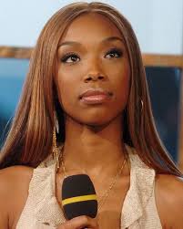 Dec 18 — Iris and Amanda fly out to swap homes for 2 weeks! The feminine  urge to fly out of the city and run from my problems 🏃🏻‍♀️✨ • The Holiday  (2006)