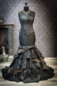 Nicole da passaro per nicole. Steampunk Brautkleider Lucardis Feist Extravagante Brautmode Hochzeitsanzuge Und Ausgefallene Gehrocke Modestil Kleidung Schwarzes Brautkleid