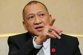 Nora danish dan nedim nazri sudah lama juga bercinta, sering bersama hampir setiap masa dan bercuti bersama, ramai yangâ bertanya bila agaknya. Umno S Nazri Aziz Pledges Parliamentary Support For Muhyiddin To Avert Dictatorship Through The Backdoor