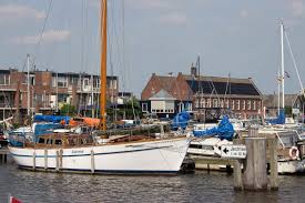 Klik hier en vergelijk 15 vakantiehuizen en appartementen in appingedam van 1 websites ✓ eenvoudig de beste deals & bespaar tot 40% met vakantiehuizen en appartementen in appingedam. Im Eemskanal Nach Delfzijl Stadt Am Watt Auf Wasserstrassen Durch Europa