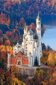 Neuschwanstein Castle In Autumn Colours Germany Oh How I Love Castles Neuschwanstein Castle Castle Beautiful Castles