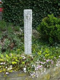 Wasserzapfsaule Aus Granit Wasserzapfstelle Aussenwasserhahn Echter Naturstein Kaufen Bei Hood De Wasserzapfstelle Aussenwasserhahn Wasserzapfsaule