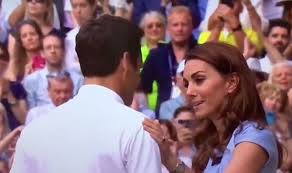 American andy roddick had previously lost to roger federer in 3 grand slam finals, two of which happened on the centre court of wimbledon. Kate Puts Her Arm Around Roger Federer After He Loses Wimbledon Final You Re Incredible Royal News Express Co Uk
