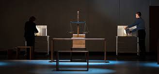 Studiował w bonn, odbył praktykę prawniczą w kolonii; Terror Jede Antwort Ist Falsch Hallo Salzburg