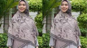 Aktris oki setiana dewi mengatakan jika keluarga telah menyiapkan banyak dokumentasi saat prosesi pemakaman ayahnya, sulyanto, untuk sang adik, ria ri. Oki Setiana Dewi Tribunnewswiki Com Mobile