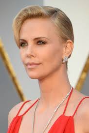 Beauty Trends That Were Everywhere At The 2016 Oscars Charlize Theron Charlize Theron Oscars Beauty