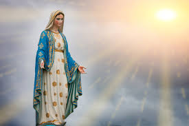 Certains modèles de statues de la vierge marie sont disponibles en plusieurs tailles. Les Statues Religieuses Entre Les Mailles Du Filet De La Laicite