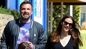 Jennifer garner and ben affleck have filed for divorce nearly two years after the couple originally announced their split , people confirms. Jennifer Garner Und Ben Affleck Reichen Die Scheidung Ein News At