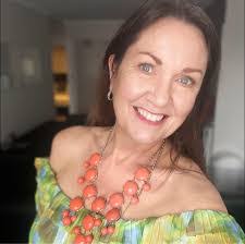 Annette Scully's Instagram, Twitter & Facebook