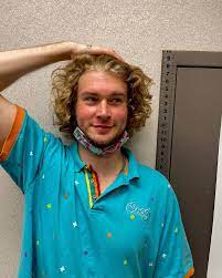 I like to stay true to people's height when i am drawing to make it seem more real. Yung Gravy Facebook