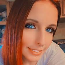 Hey everyone!! My name is Lexie, I recently moved to Lebanon and have been  a licensed and certified nail tech and spray tan artist for about 3 years!!  I'd love to meet