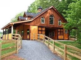 What A Beautiful Small Barn Contact Marg Anne Quinn Or Harvey Allen If You Are Looking For A Small Hobby Farm Or A La Dream Horse Barns Barn House Barn Design