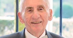 Linda Claus's Instagram, Twitter & Facebook