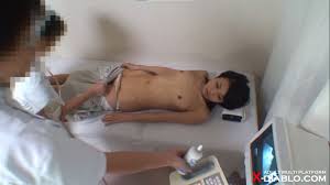 産婦人科盗撮！乳癌検査なのにパンティーまでズリ下ろされる女子大生 | エッチな写真