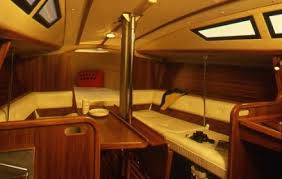 Interior joinery & coverings joiner. Selection 37 Boot Jeanneau