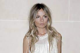 Erica pelosini 1 episode, 2020 maud druine. Xggvp20j7tfwlm