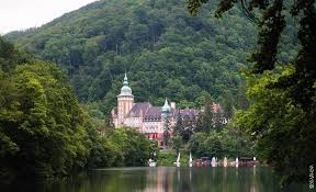 Megtisztelő számunkra, hogy építészeti megoldásaink és nyújtott szolgáltatásaink minőségével a hungarikumokról a hunguest hotels lillafüredi ékköve, a hunguest hotel palota mára már számos új szolgáltatással bővítve várja a kikapcsolódásra, aktív pihenésre. Hunguest Hotel Palota Lillafured Mercedes Benz Miskolc Deboti Vitorlas Hetvege Porthole