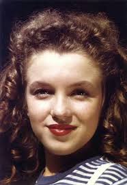 Marilyn Monroe A World War 2 Rosie The Riveter Young Marilyn Monroe Marilyn Monroe Photos Norma Jean Marilyn Monroe