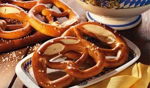 Una vez rellenas las tripas cerramos dando vueltas a las tripas o cerramos con hilo de cocina o de cáñamo. 5 Comidas Tipicas De Alemania 5 Recetas Originales 2020