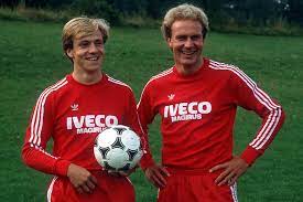 Find the perfect karl heinz rummenigge 1982 stock photos and editorial news pictures from getty images. Mein Bruder Der Weltstar Michael Rummenigge Uber 11freunde