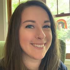 Elisa Rowe's Instagram, Twitter & Facebook