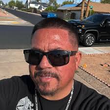 We stopped by Draztik Changez to choose a color for the OBS sound truck!  After that we took off to Skinny Man's shop to get a custom wing installed 