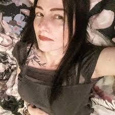 Rochelle Hawk's Instagram, Twitter & Facebook