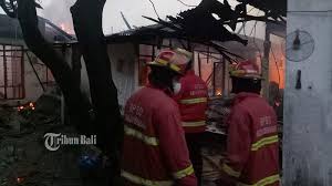 Peristiwa itu terjadi di kelapa gading, jakarta utara. Update Kebakaran Di Sesetan Denpasar Petugas Damkar Alami Kesulitan Butuh Waktu 3 Jam Jinakkan Api Tribun Bali