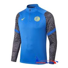 Ya hemos podido ver la nueva camiseta del inter de milan en las canchas de la serie a, no así en la europa league por reglamento, pero ya la hemos visto, tanto en su versión titular como en su versión suplente, todavía resta eso si la tercera camiseta que debutará en la champions 2021. Replicas Chandal Equipos De Futbol Inter Milan Azul 2020 2021 Equipo De Futbol Chandal Futbol