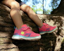 Später ist dann nicht nur wichtig, was bei den stars in sachen mode gerade angesagt ist, sondern vor allem, was die beste freundin trägt. Elefanten Schuhe Und Boots Fur Kinder Deichmann