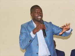 Kiharu mp ndindi nyoro (in green) sat a cartoon depicting kiharu member of parliament ndindi nyoro reading a book titled how to be a sycophant has been shared widely on social media platforms. Tuko Co Ke Kiharu Mp Ndindi Nyoro Directs 100 Of His Facebook