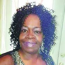 Rena Mills's Instagram, Twitter & Facebook