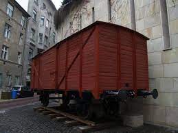 Elmondta, hogy az emléktábla felavatása történelmi pillanat, hiszen jehova tanúi. Holokauszt Emlekkozpont Bild Von Holocaust Memorial Center Budapest Tripadvisor