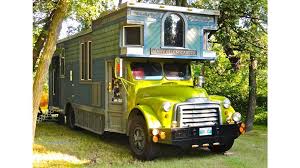 30 Tiny Houses Mobiles Pour Partir En Vacances Camion Campeur Petite Maison Sur Roues Et Camping Car