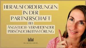 Soziale Ängste und Beziehung: Soll ich mich von meiner ängstlich-vermeidenden  Partnerin trennen?! - YouTube