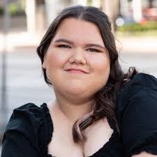 Emma Farina's Instagram, Twitter & Facebook