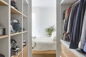 15 cabine armadio (di cui 11 con i prezzi), chiuse o aperte, a vista o nascoste. Cabine Armadio Idee Per Realizzare La Stanza Del Guardaroba Living Corriere
