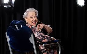 Aos 81 anos e sem contrato com a globo, suely franco não consegue pagar condomínio. Suely Franco Vivo Muito Bem Sozinha E Nao Sinto Falta De Um Companheiro Quem Entrevista