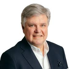 Alex forstår ikke, at man potentielt vil opkræve endnu flere penge fra  danskerne til Forsvaret i stedet for at finde pengene blandt de over 1300  milliarder, man allerede tager, men Alex sætter