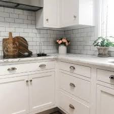 Trends in home design come and go, and sometimes come again! Kitchen Cabinet Hardware Trends For 2021