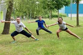 Synonyme für sportlich ▶ 801 gefundene synonyme 38 verschiedene bedeutungen für sportlich ähnliches & anderes wort für sportlich. Rusmq628wsxxom