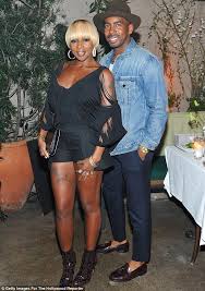 Ariana was quick to shut down all rumors. Mary J Blige Shows Off Tattooed Thigh Skimpy Playsuit Daily Mail Online