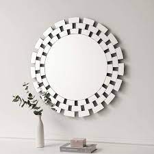 Set in a durable black frame, this sturdy mirror blends well with most room decors. Amazon Com Kohros Large Round Decorative Mirrors For Wall Decor Antique Venetian Ornate Mirror For Bedroom Bathroom Living Room 31 5 Cricle Home Kitchen