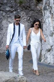 Sophie and joe shared the first photo of their big day on thursday, with joint posts on both their instagram accounts. Sophie Turner S Wedding To Joe Jonas In France Who What Wear